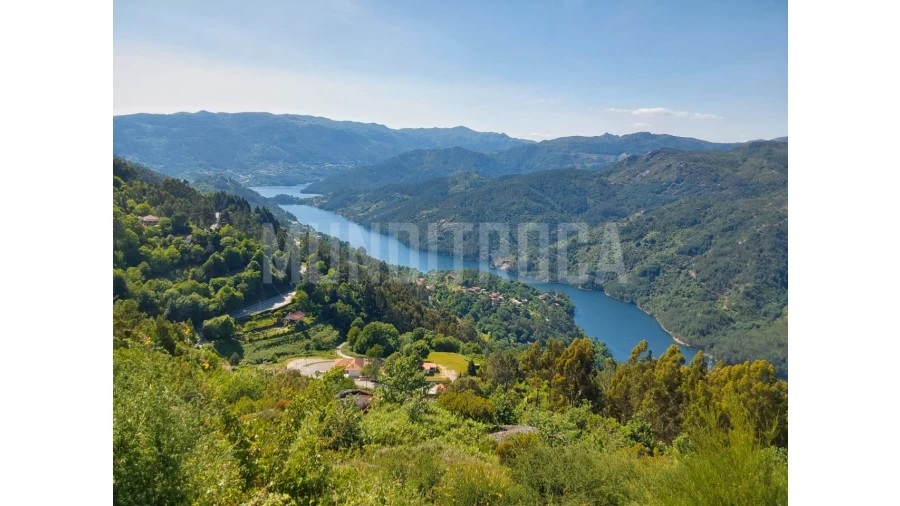 Terreno para Venda em Louredo