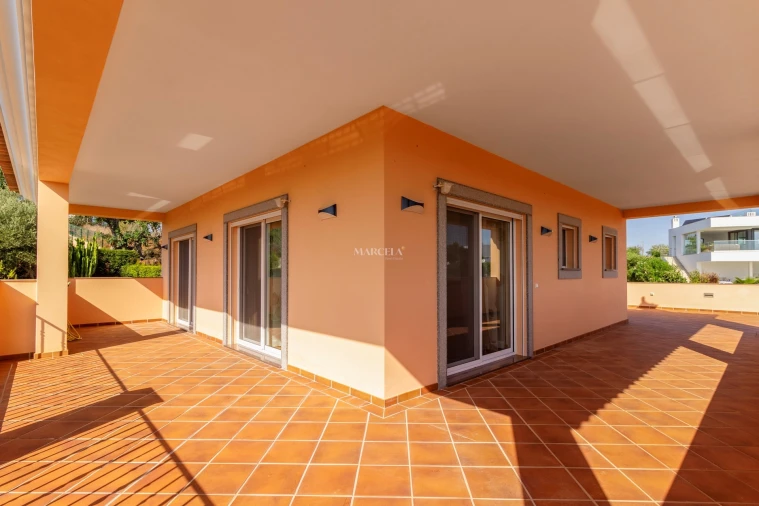 Moradia T4 para Venda em Lagos (São Sebastião e Santa Maria) Foto 35