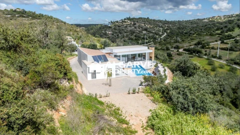 Moradia T4 para Venda em Loule (São Sebastião)