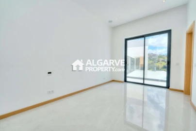 Moradia T4 para Venda em Loule (São Sebastião)