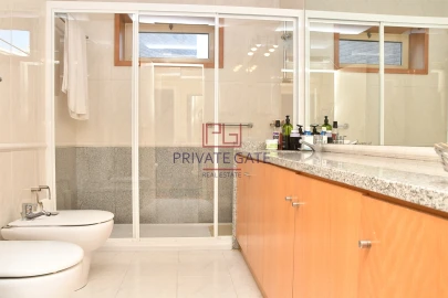 Apartamento T6 para Venda em Aldoar, Foz do Douro e Nevogilde