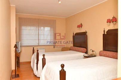 Apartamento T6 para Venda em Aldoar, Foz do Douro e Nevogilde