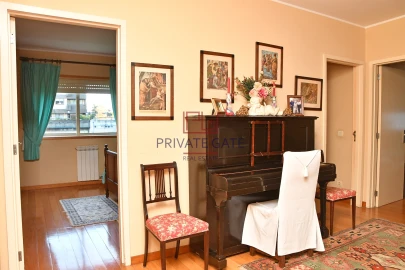 Apartamento T6 para Venda em Aldoar, Foz do Douro e Nevogilde