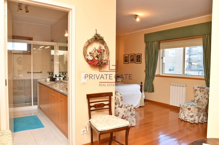 Apartamento T6 para Venda em Aldoar, Foz do Douro e Nevogilde Foto 7