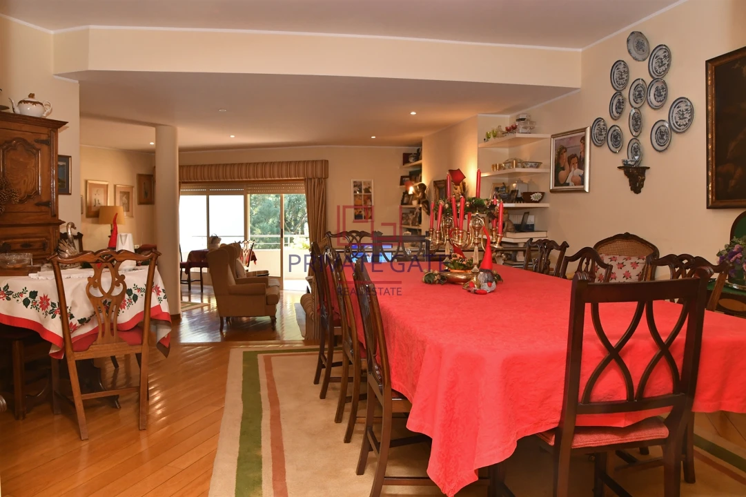 Apartamento T6 para Venda em Aldoar, Foz do Douro e Nevogilde Foto 1