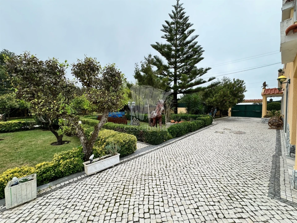 Moradia T3 para Venda em São João das Lampas e Terrugem Foto 1