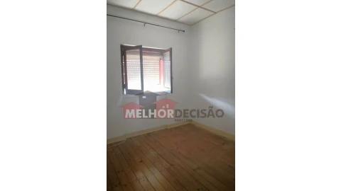 Moradia T3 para Venda em Nossa Sra de Fatima