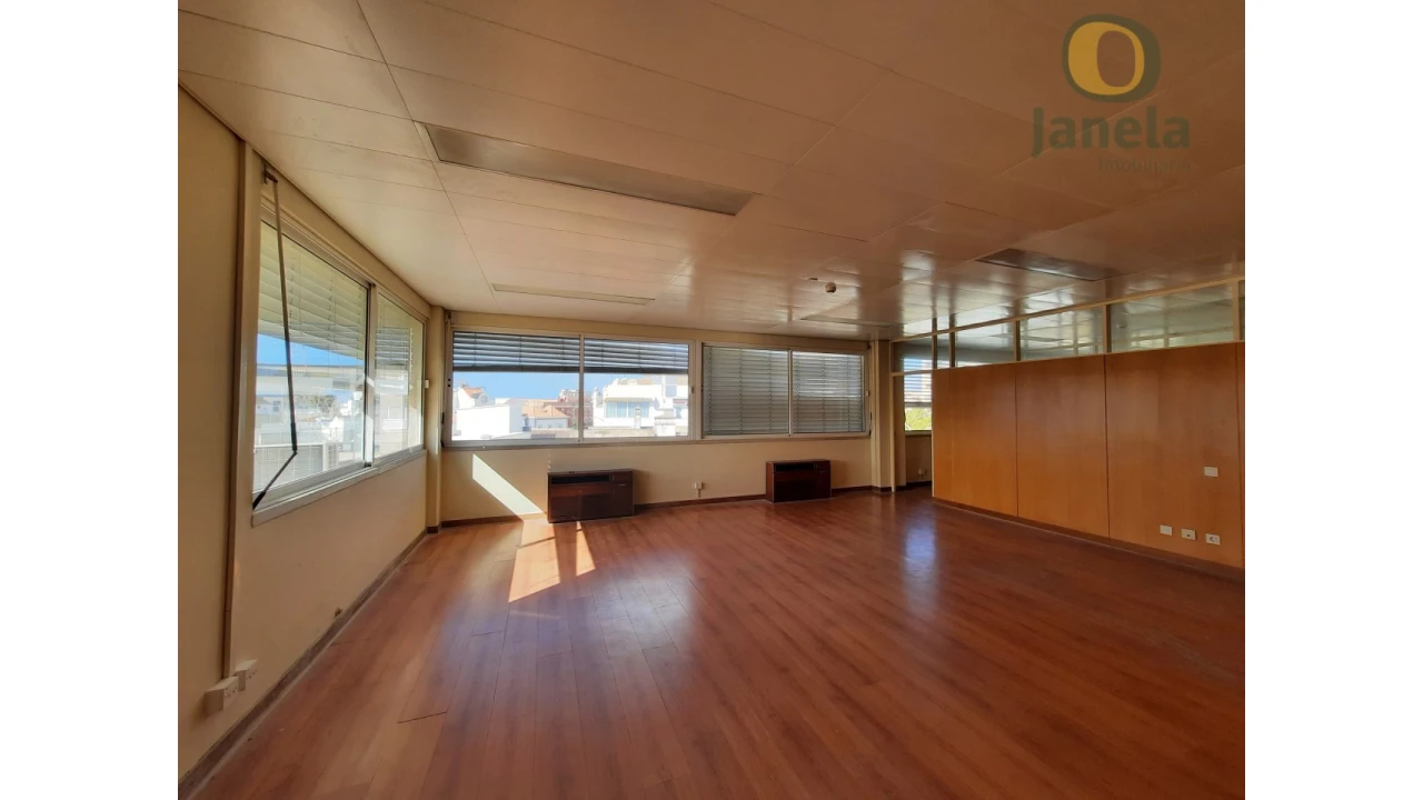 Prédio para Venda em Faro (Sé e São Pedro) Foto 5