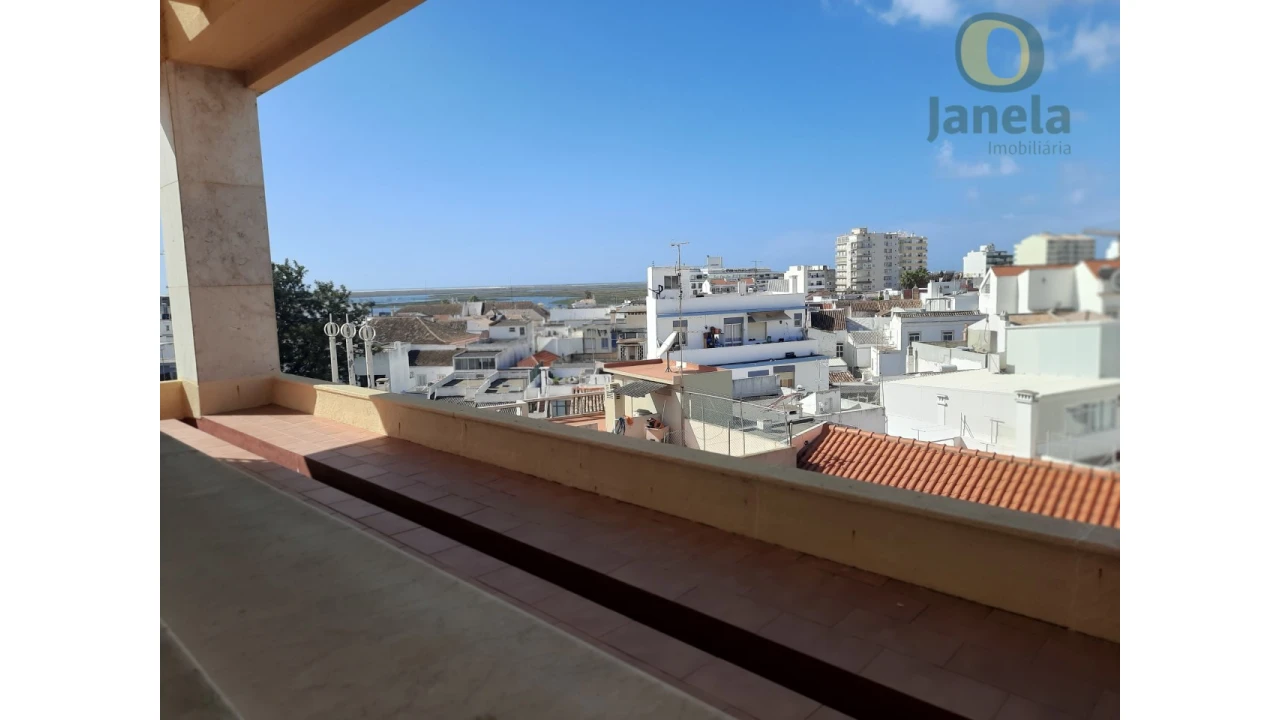 Prédio para Venda em Faro (Sé e São Pedro) Foto 1