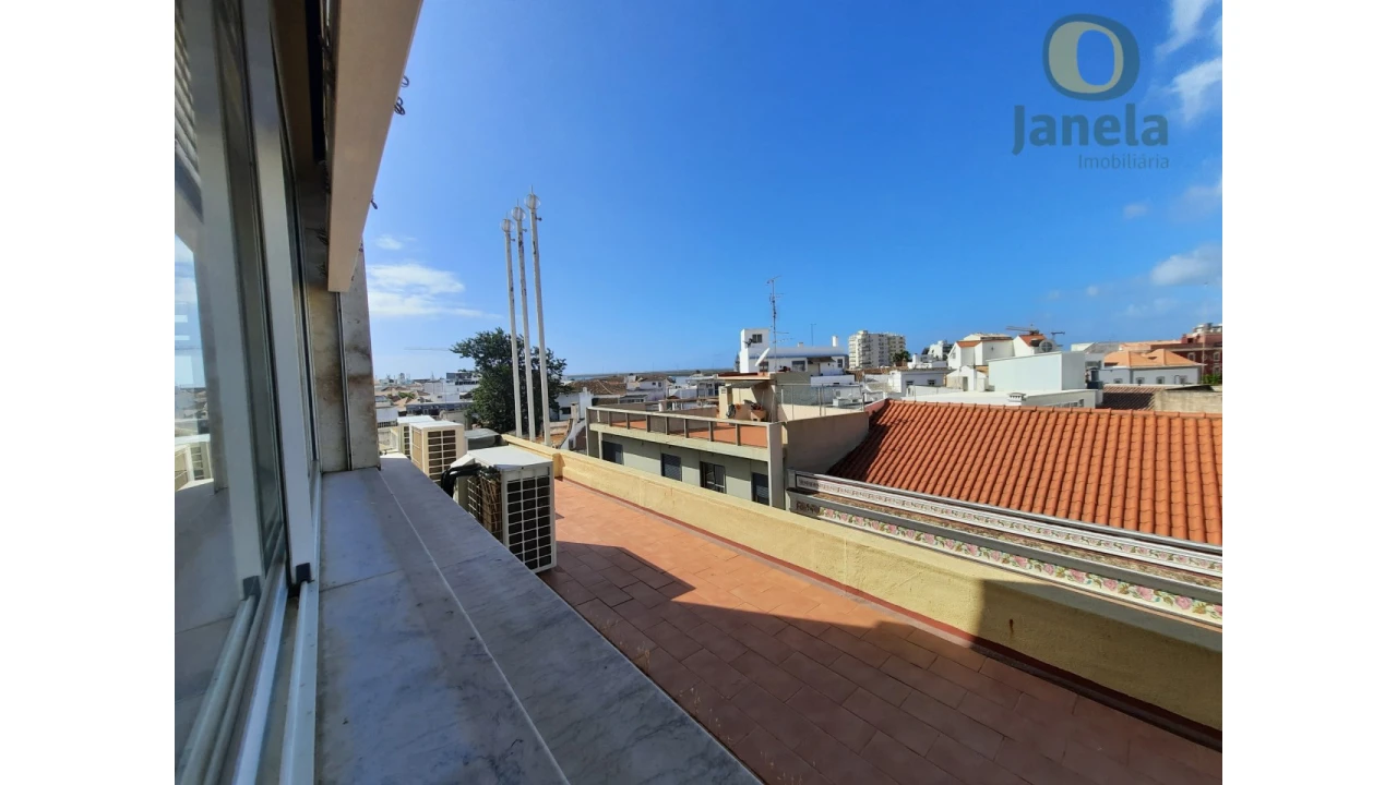 Prédio para Venda em Faro (Sé e São Pedro) Foto 17