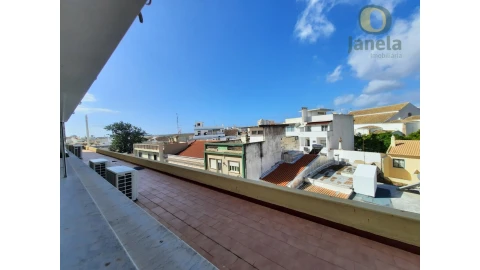 Prédio para Venda em Faro (Sé e São Pedro)