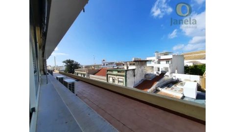 Prédio para Venda em Faro (Sé e São Pedro)