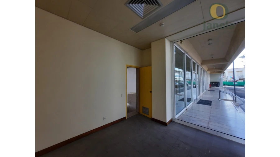 Prédio para Venda em Faro (Sé e São Pedro) Foto 12