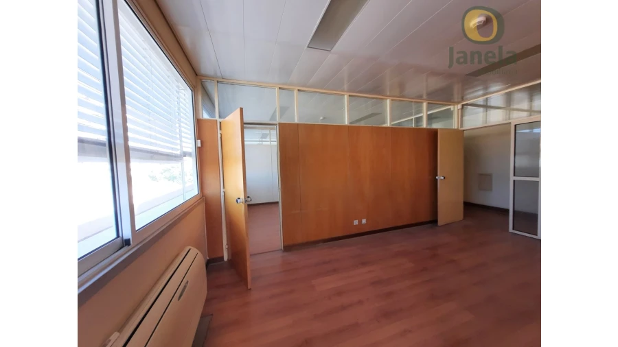 Prédio para Venda em Faro (Sé e São Pedro) Foto 15