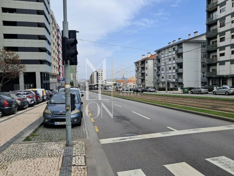 Escritório para Venda em Mafamude e Vilar do Paraíso Foto 3