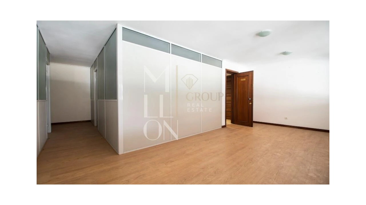 Escritório para Venda em Mafamude e Vilar do Paraíso Foto 4