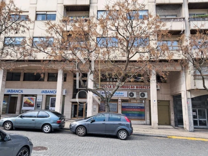 Escritório para Venda em Mafamude e Vilar do Paraíso Foto 2