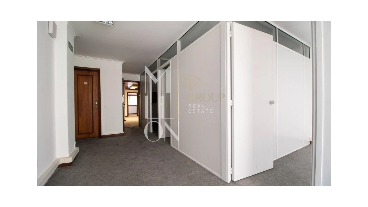 Escritório para Venda em Mafamude e Vilar do Paraíso Foto 13