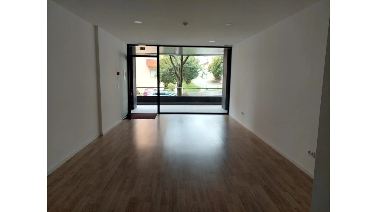 Loja para Venda em Ferreiros, Prozelo e Besteiros Foto 9