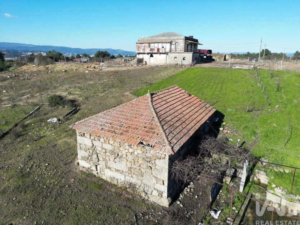 Moradia T5 para Venda em Calvão e Soutelinho da Raia Foto 10