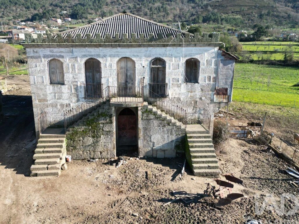 Moradia T5 para Venda em Calvão e Soutelinho da Raia Foto 2