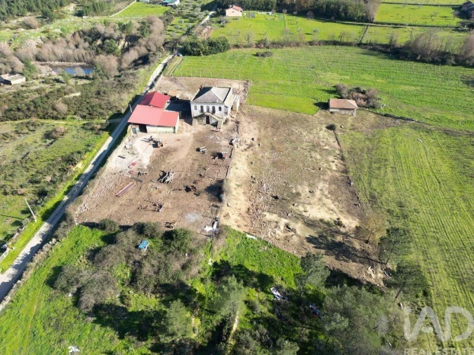 Moradia T5 para Venda em Calvão e Soutelinho da Raia Foto 9