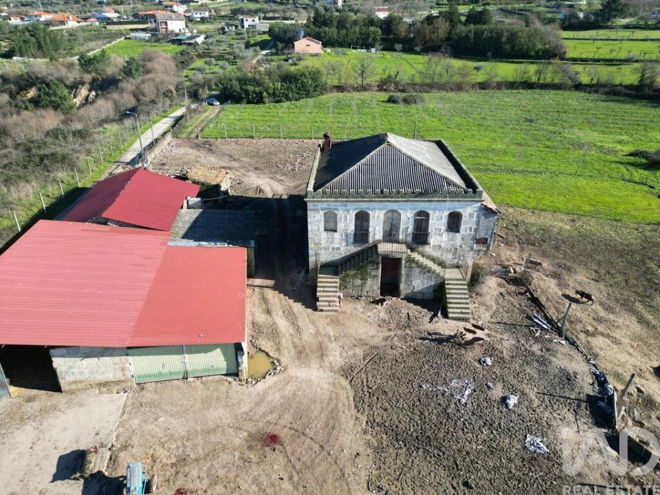 Moradia T5 para Venda em Calvão e Soutelinho da Raia Foto 3