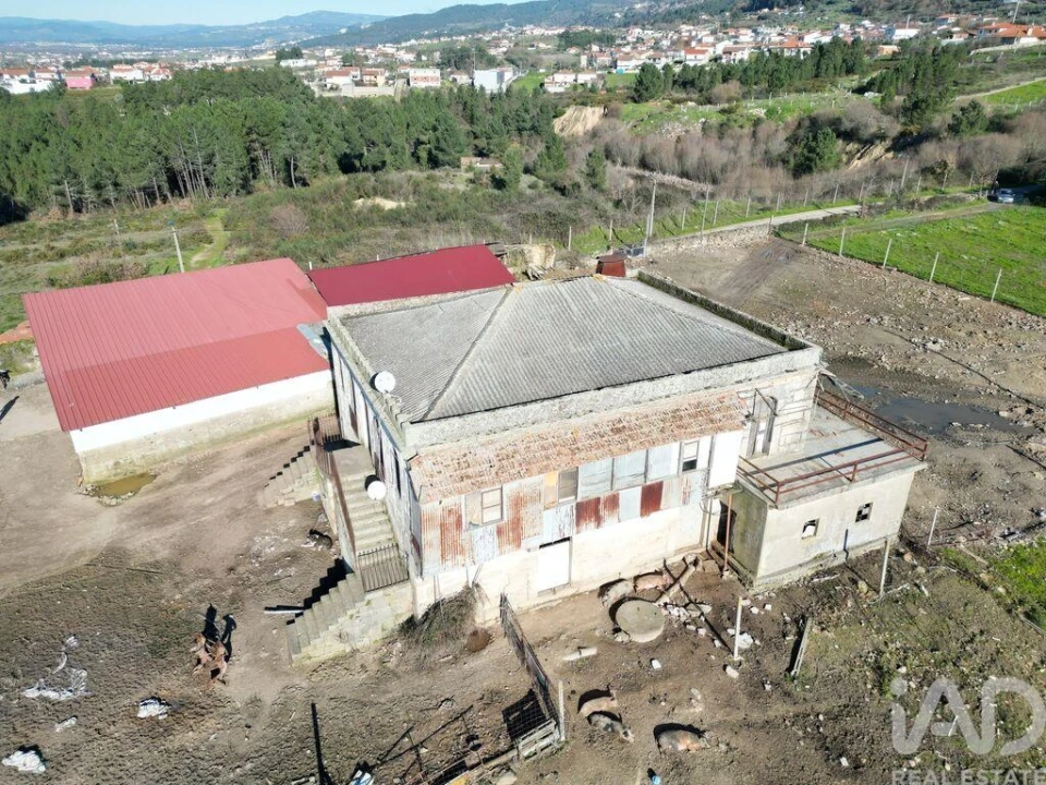 Moradia T5 para Venda em Calvão e Soutelinho da Raia Foto 7