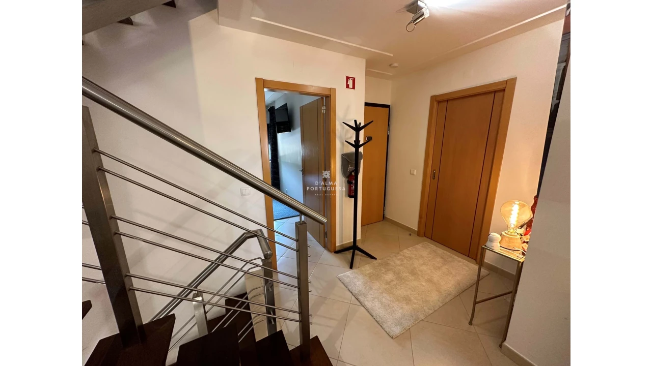 Moradia T5 para Venda em Quarteira Foto 8