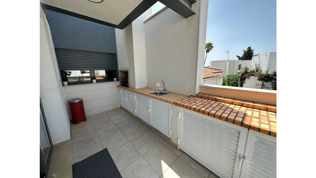 Moradia T5 para Venda em Quarteira Foto 34