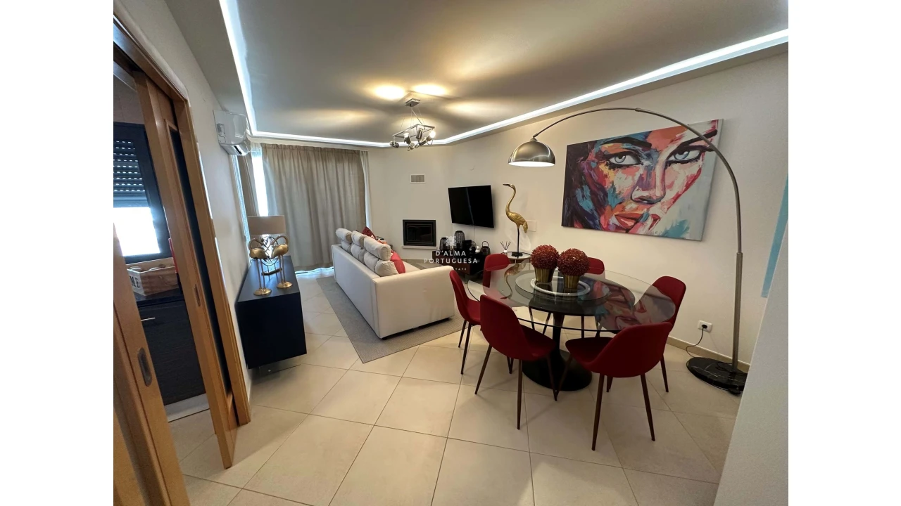 Moradia T5 para Venda em Quarteira Foto 11