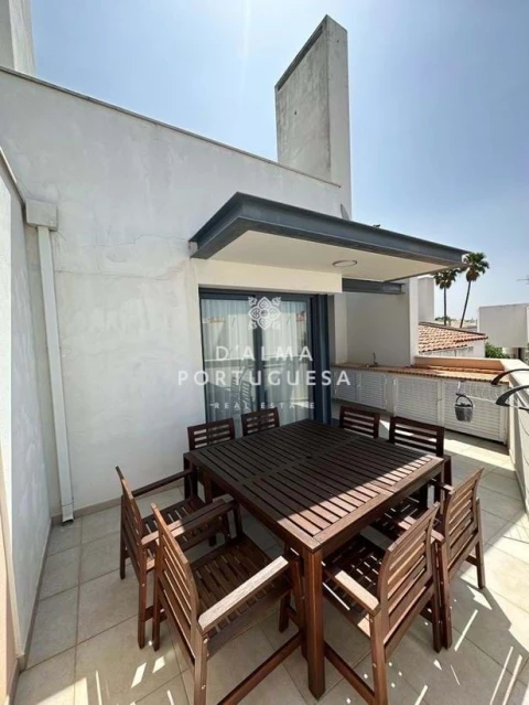 Moradia T5 para Venda em Quarteira