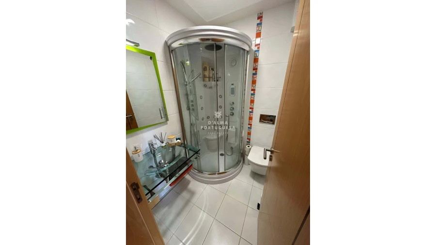 Moradia T5 para Venda em Quarteira Foto 26