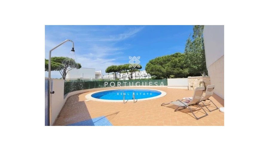 Moradia T5 para Venda em Quarteira