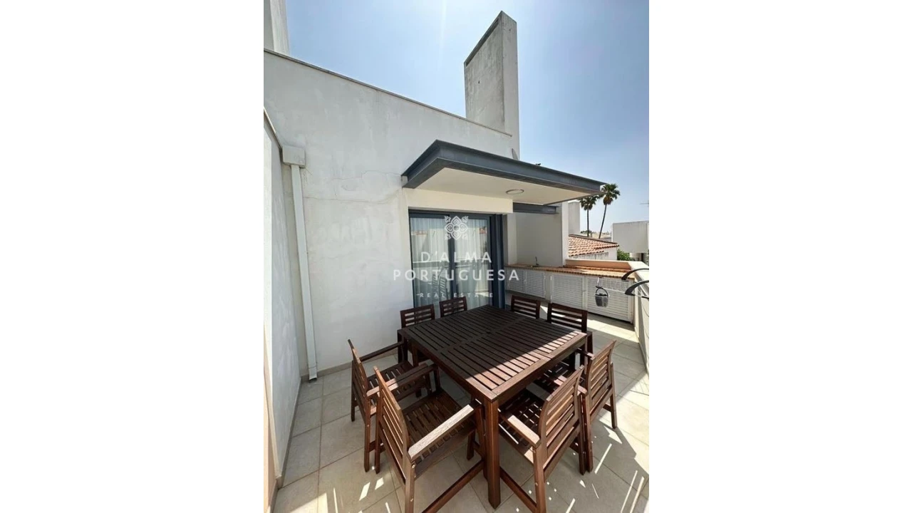 Moradia T5 para Venda em Quarteira Foto 37