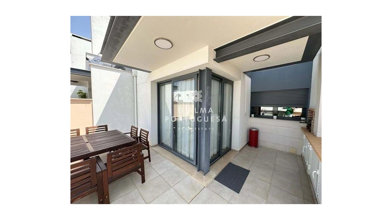 Moradia T5 para Venda em Quarteira Foto 38