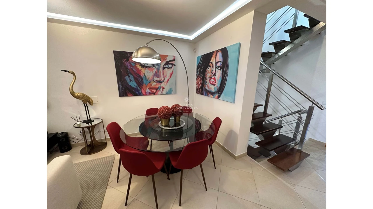 Moradia T5 para Venda em Quarteira Foto 10