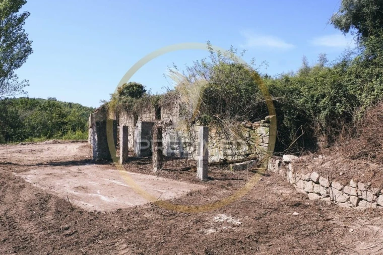 Moradia T4 para Venda em Monsul Foto 6