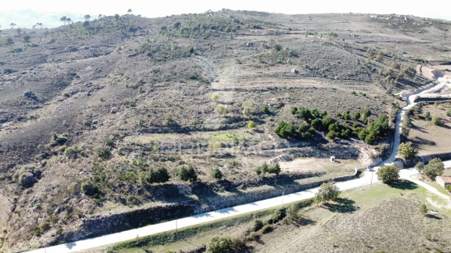 Terreno para Venda em Avelãs de Ambom e Rocamondo Foto 2