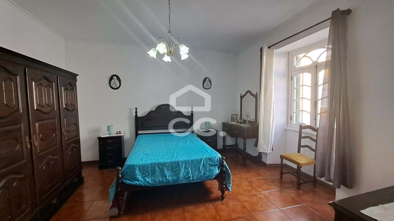 Moradia T6 para Venda em Rabo de Peixe Foto 7