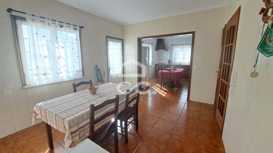 Moradia T6 para Venda em Rabo de Peixe Foto 15