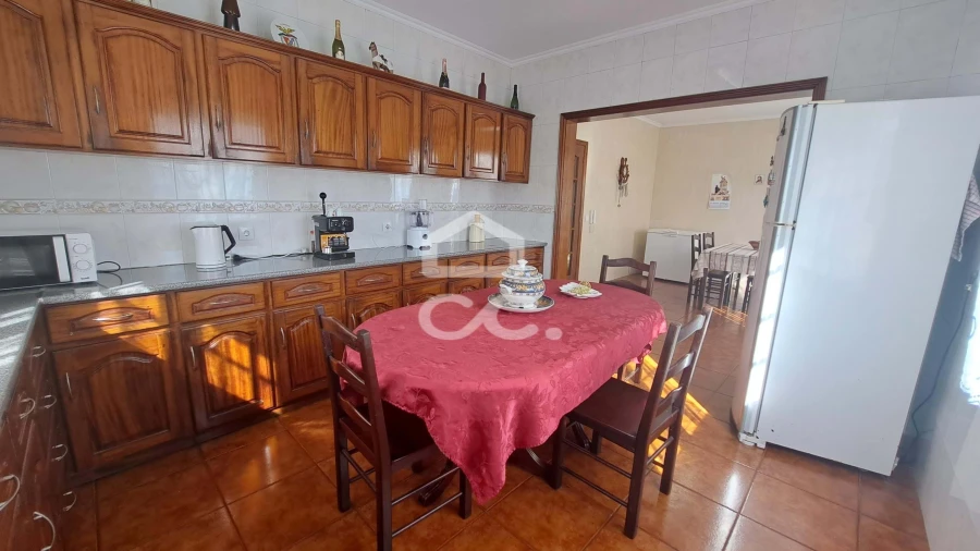 Moradia T6 para Venda em Rabo de Peixe Foto 12