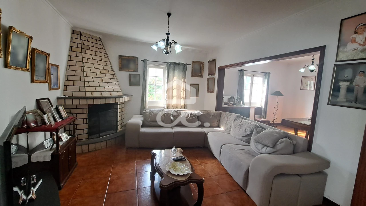 Moradia T6 para Venda em Rabo de Peixe Foto 10