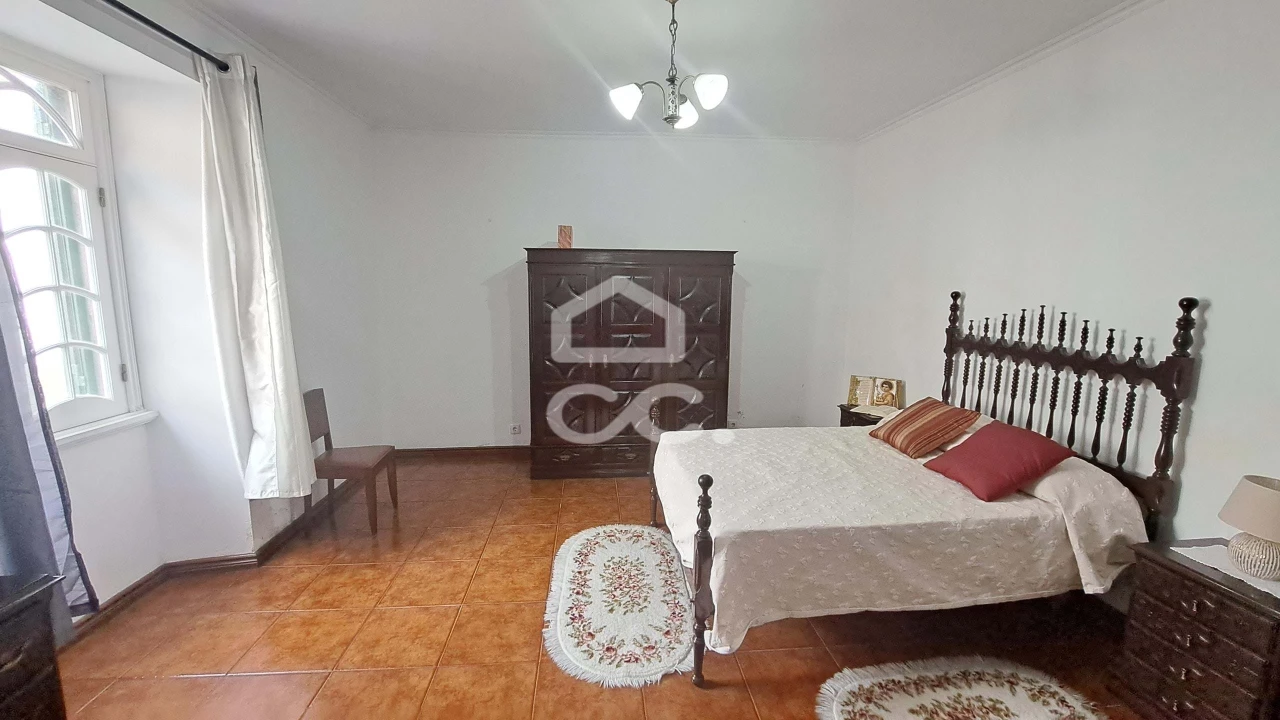 Moradia T6 para Venda em Rabo de Peixe Foto 3