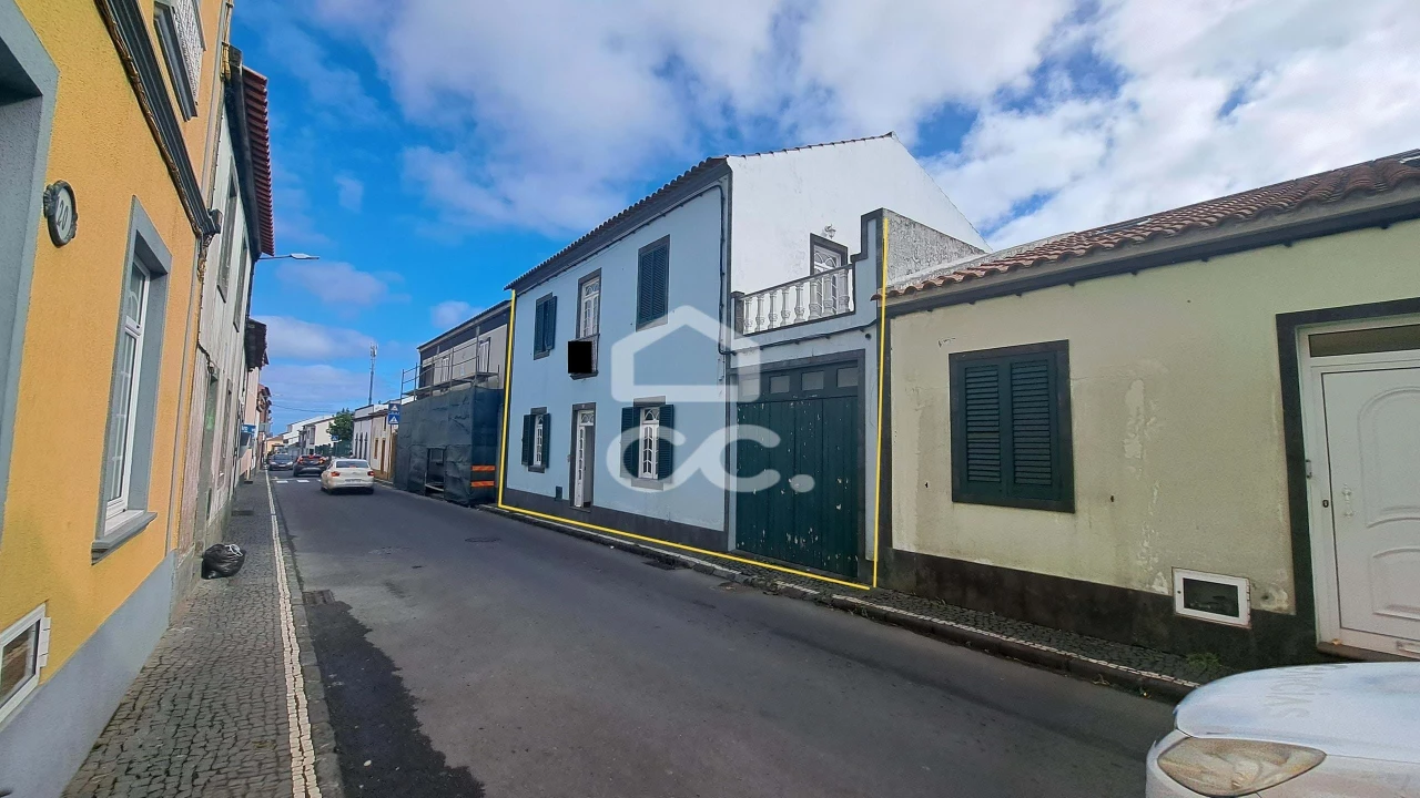 Moradia T6 para Venda em Rabo de Peixe Foto 50