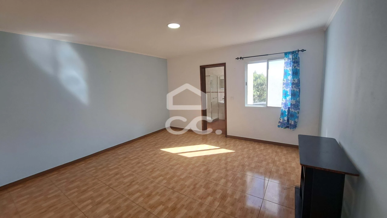 Moradia T6 para Venda em Rabo de Peixe Foto 34