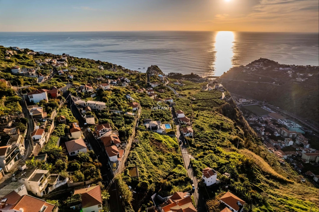 Moradia T4 para Venda em Ribeira Brava Foto 10