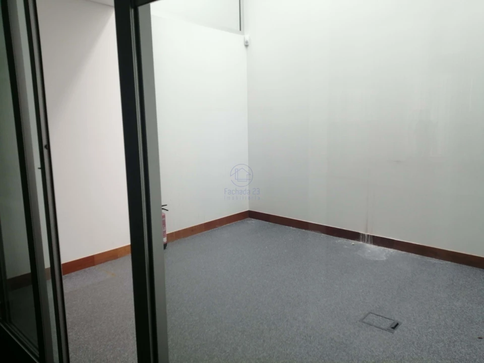 Escritório para Venda em Santa Marinha Foto 22