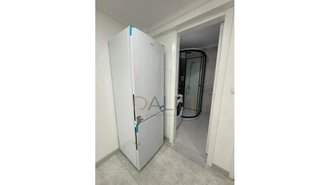 Apartamento T1 para Venda em Corroios