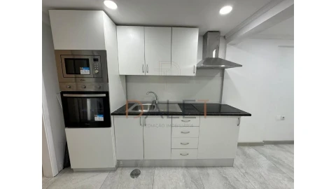 Apartamento T1 para Venda em Corroios